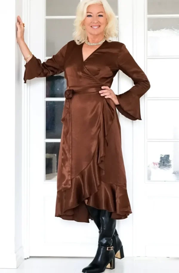 BLOND HOUR <3 Susanne Nordström - The Perfect Wrap Dress viscos - Chocolate Outlet