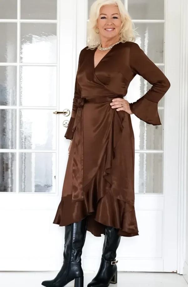 BLOND HOUR <3 Susanne Nordström - The Perfect Wrap Dress viscos - Chocolate Outlet