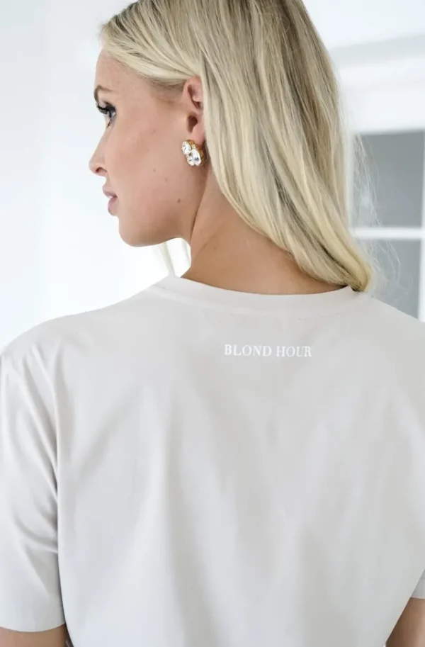 BLOND HOUR - The perfect Round neck Tshirt - Sand Hot