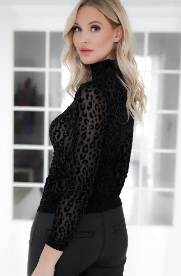 MIXED BRANDS - Velvet Leo Top 1315 - Black Fashion