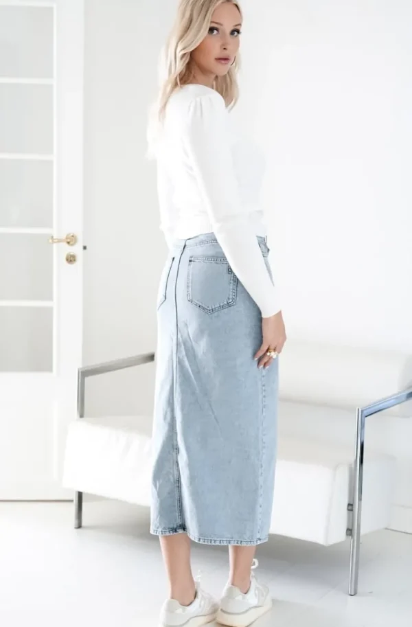 MY ESSENTIAL WARDROBE - Louis Wrap Denim skirt - Light Blue Retro Fashion