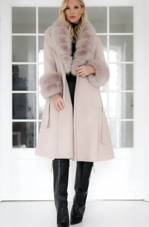 PLAIN VANILLA - Amazing coat with Faux for Details - Sand Fashion