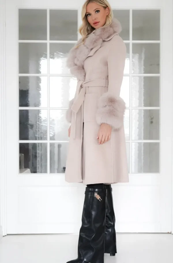 PLAIN VANILLA - Amazing coat with Faux for Details - Sand Fashion